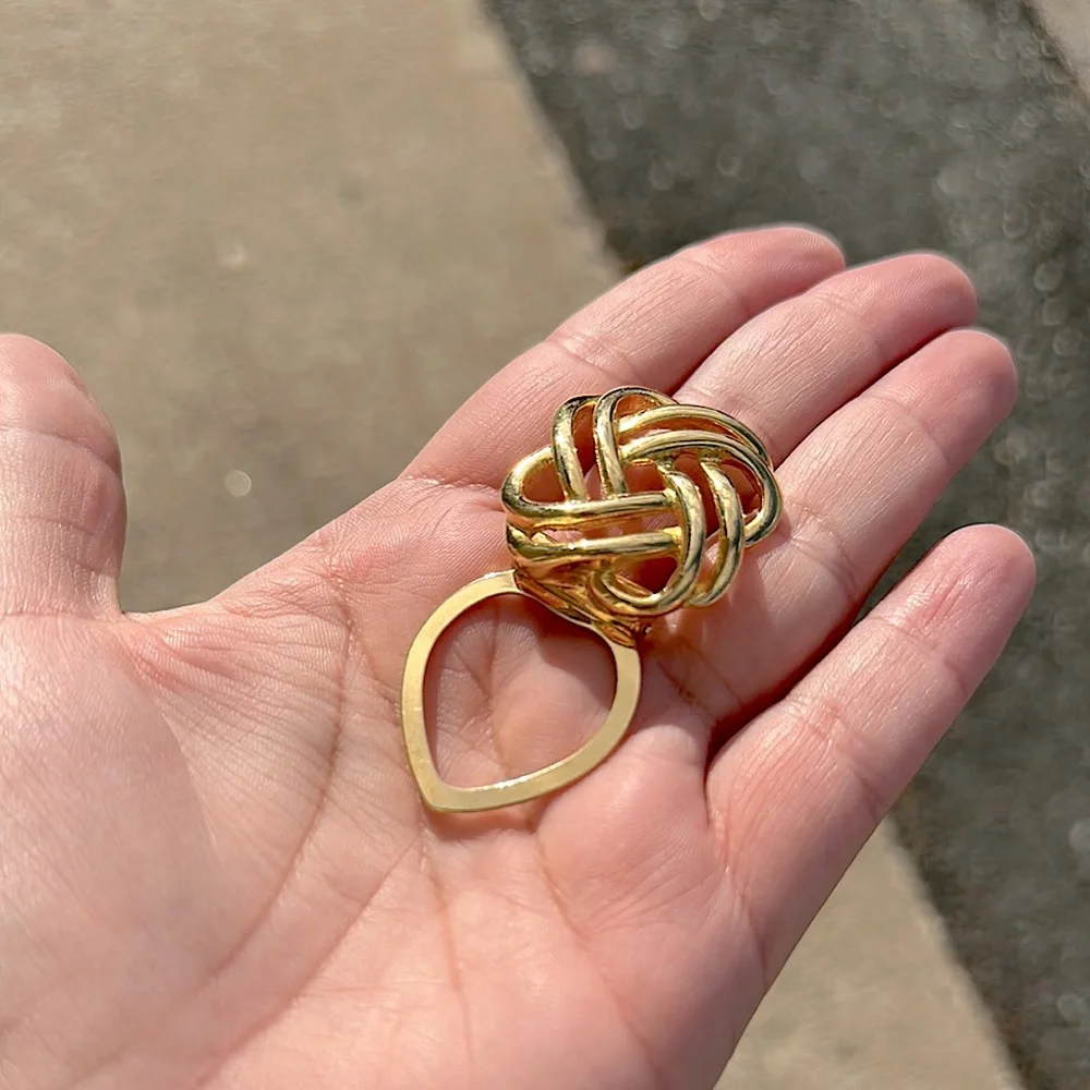 Estate Lieba USA Gold Plated Knot Fur Clip | Sweater/Scarf Clip Brooch GUC